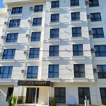 Petra Port Hotel Istanbul Bagian luar foto